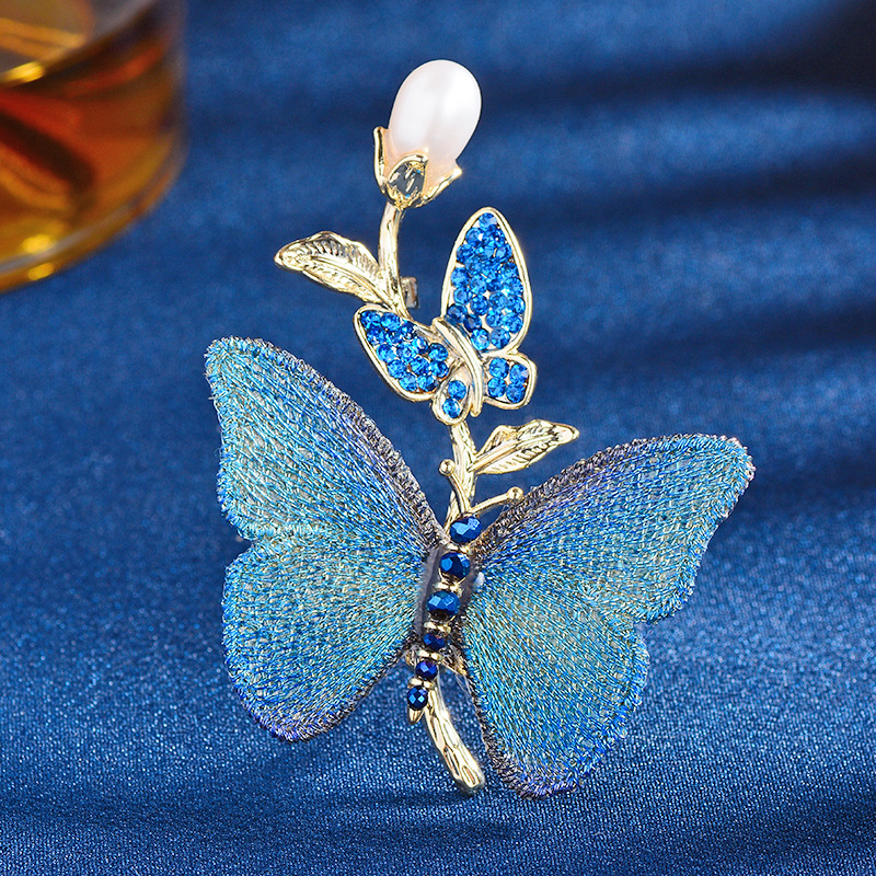 Classic Embroidered Gloom Blue Butterfly Brooch with Freshwater Pearl and Zircon – Fashionable Alloy Corsage for Customized Clothes Presents